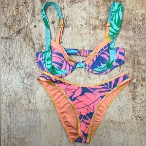 Billabong Mystic Beach Hike Bikini Size L & Chloe Mystic Beach Bikini Top
